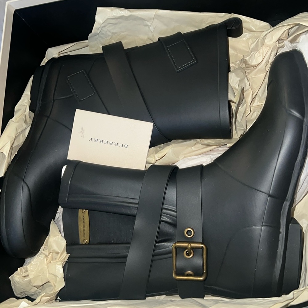 Authentic Burberry new boots in box